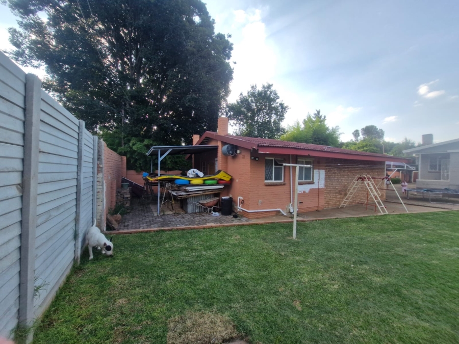 To Let 3 Bedroom Property for Rent in Flamwood North West